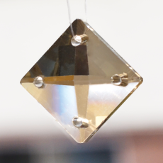Quadrado K9 LDI Cristais art. 63 Cristal Honey 16mm