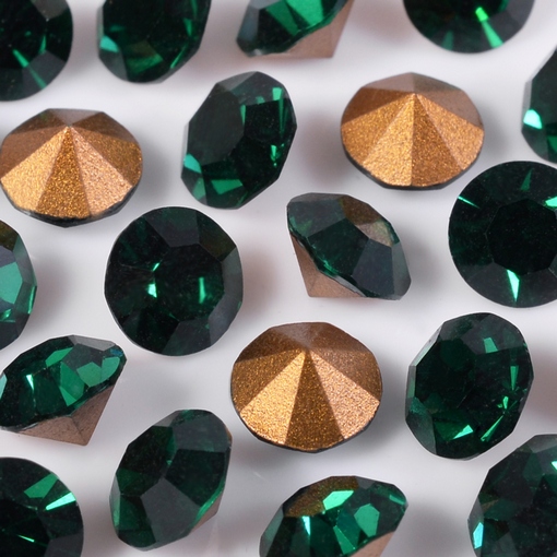 Strass Oktant  base conica Emerald SS28  6mm