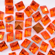 Strass Carre Swarovski® art. 4401 base cônica Red Topaz 4mm