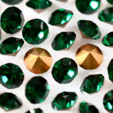 Strass Mc Chaton Optima Preciosa art. 431 11 111 base conica Emerald SS39  8,2mm