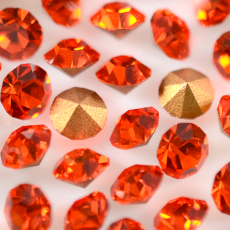 Strass Mc Chaton Preciosa® art. 431 11 111 base cônica Hyacinth SS39 = 8,2mm