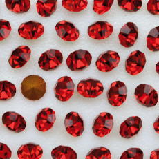 Strass Collection base cônica Light Siam SS3,5 = PP8 = 1,4mm