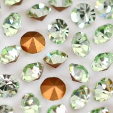 Strass LDI Collection base cônica Chrysolite SS8,5 = PP18 = 2,4mm