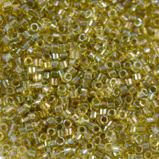Micanga Delica Miyuki Verde Transparente T Lustroso AB DB2377 110  1,6mm