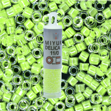 Micanga Delica Miyuki Limeade Neon Lined DB2049 110  1,6mm