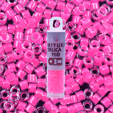 Micanga Delica Miyuki Cotton Candy Neon Lined DB2036 110  1,6mm