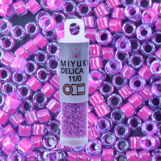 Micanga Delica Miyuki Hot Pink Neon Lined DB2049 110  1,6mm
