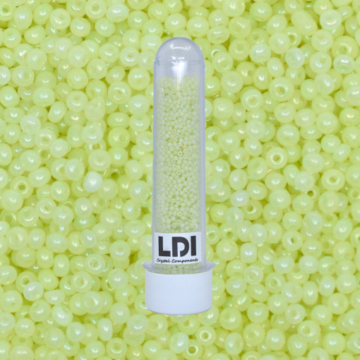 Micanga Color by LDI Cristais Verde Abacate Opal 02253L 100 aprox. 2,3mm