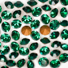Strass Collection Czech Crystal base cônica Emerald SS8,5 = PP18 = 2,4mm