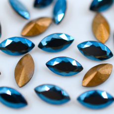 Strass Navete Sparkling® art. 4231 base cônica Cristal Metallic Blue 6x3mm