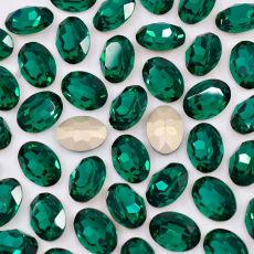 Strass Oval Supreme art.8002 base cônica Emerald 18x13mm