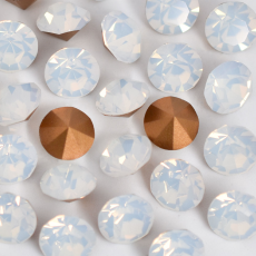 Strass Mc Chaton Preciosa® art. 431 11 111 base cônica White Opal SS24 = 5,2mm