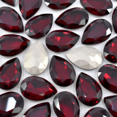 Strass Gota Supreme art. 8003 base cônica Siam 30x20mm