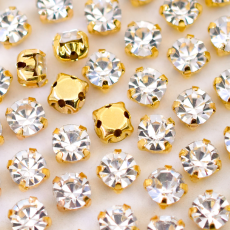 Strass Engrampado Dourado para costura Supreme Cristal SS20 = 4,6mm