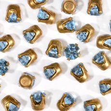 Strass Engrampado na garra para costura LDI Cristais® Água Latão SS17=PP32= 4,00mm